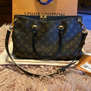 (SOLD ON FACEBOOK) Louis Vuitton Pallas MM Noir